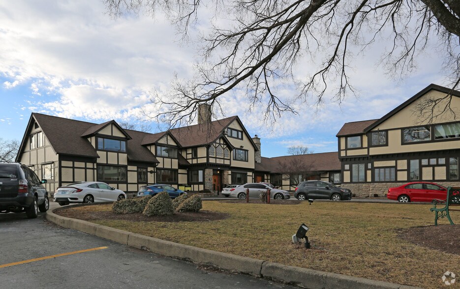 More Photos Of 1077 Celestial St, Cincinnati Office For Lease