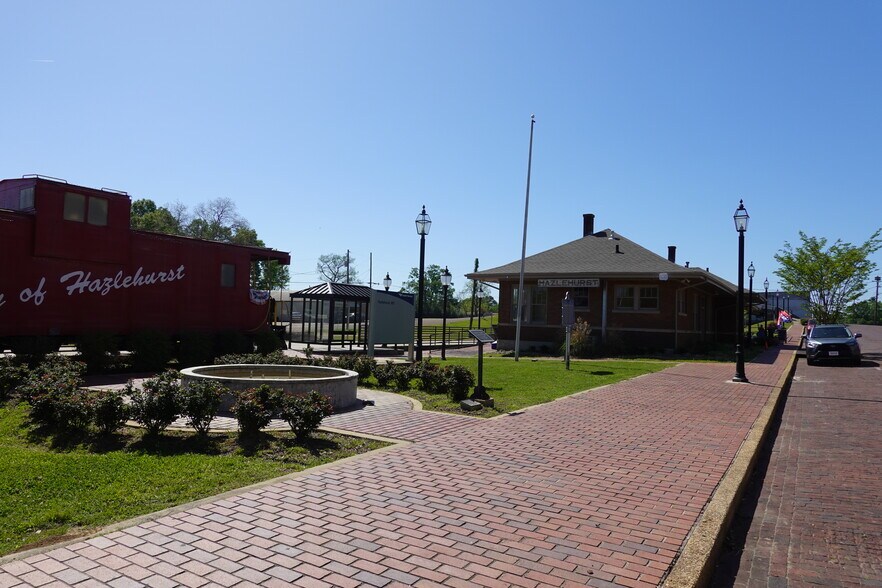 More Photos Of 285 Nelson Dr, Hazlehurst Apartments For Sale