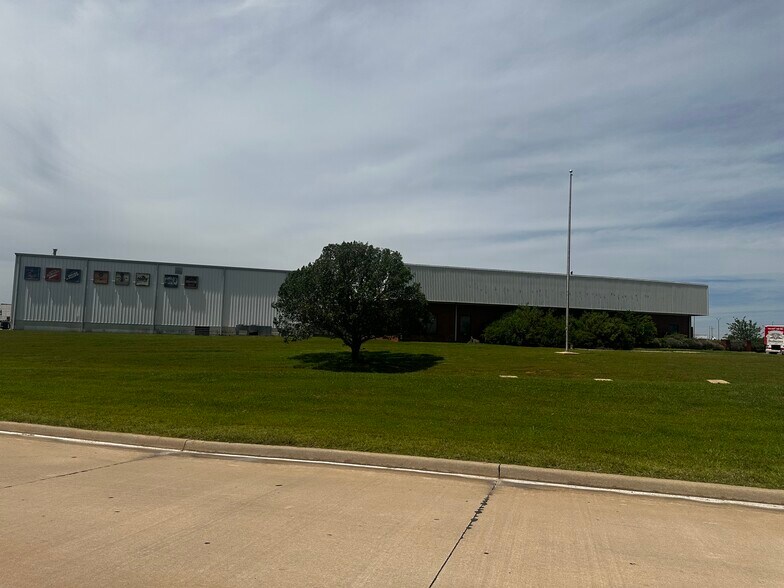 More Photos Of 5301 SW 11th St, Lawton Refrigeration Cold Storage For Lease