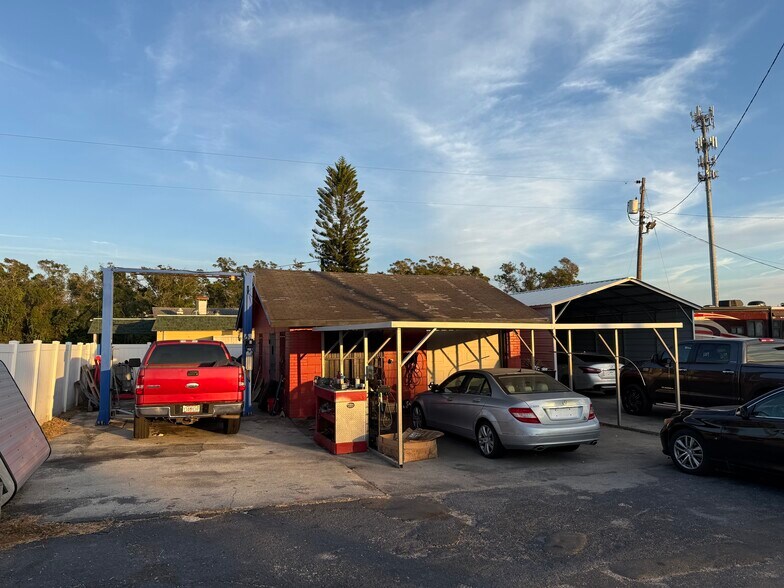 More Photos Of 4501 49th St N, Saint Petersburg Auto Dealership For Lease