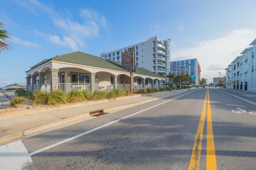 More Photos Of 831 N 1st St, Jacksonville Beach General Retail For Sale