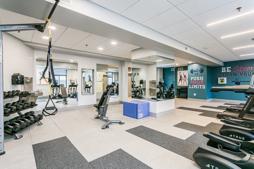 More Photos Of 277 Alexander St, Rochester Office Residential For Lease