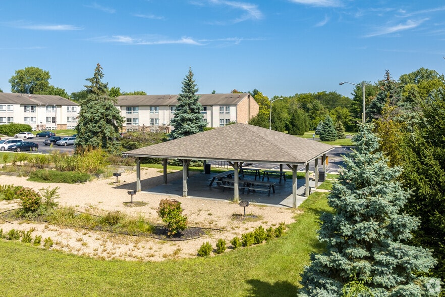 More Photos Of 3691 Windward Way, Columbus Apartments For Sale