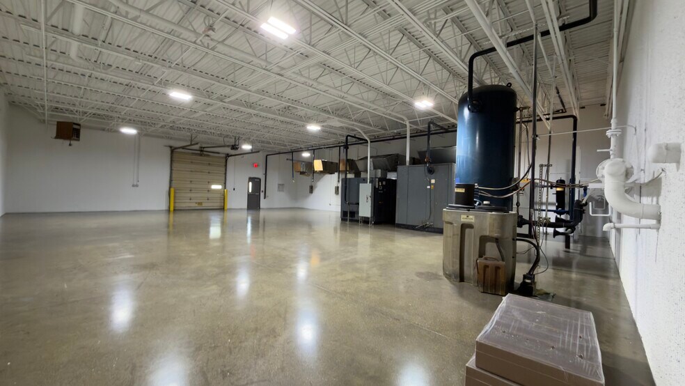 More Photos Of 1102 Aviation Blvd, Hebron Warehouse For Lease