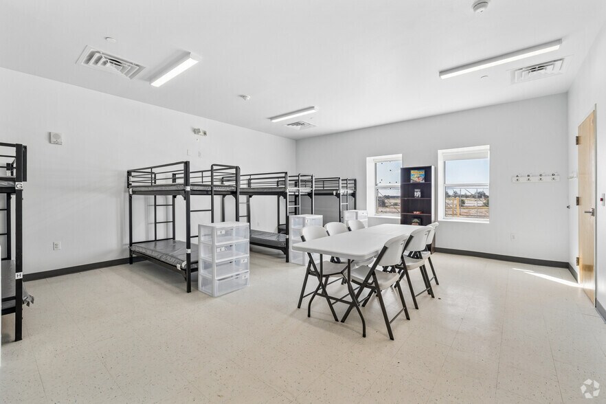 More Photos Of 434 Urenda Loop, Carrizo Springs Industrial For Sale
