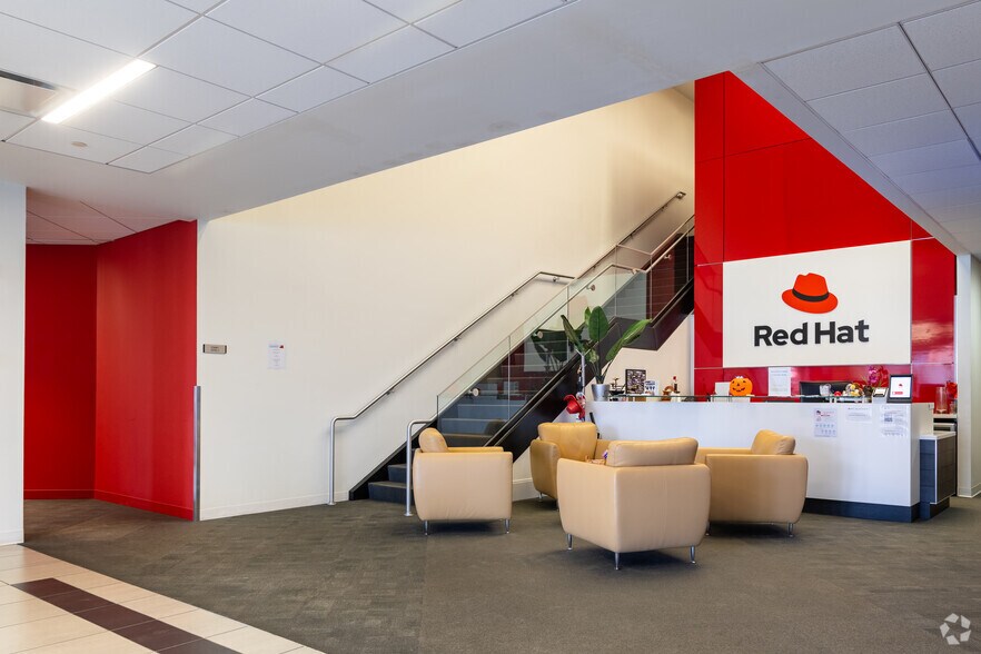 More Photos Of 314 Littleton Rd, Westford Office For Sale