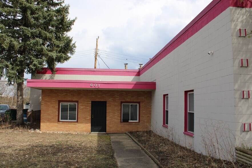 More Photos Of 601 13th Ave S, Hopkins Warehouse For Sale
