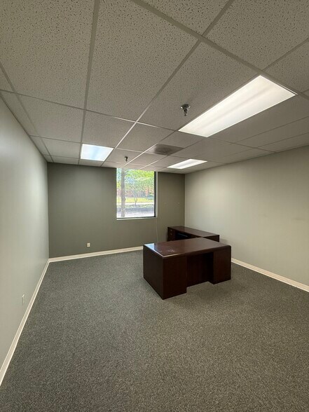 More Photos Of 1600 Century Center Pky, Memphis Warehouse For Lease