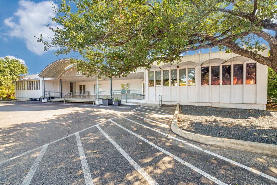 More Photos Of 4118 McCullough Ave, San Antonio Medical For Lease