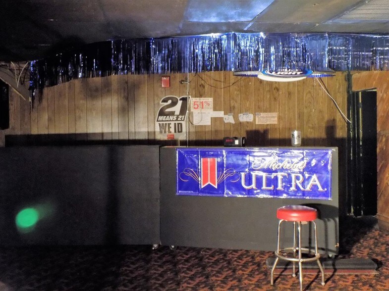 More Photos Of 2403 N Cornell St, Lubbock Bar For Sale