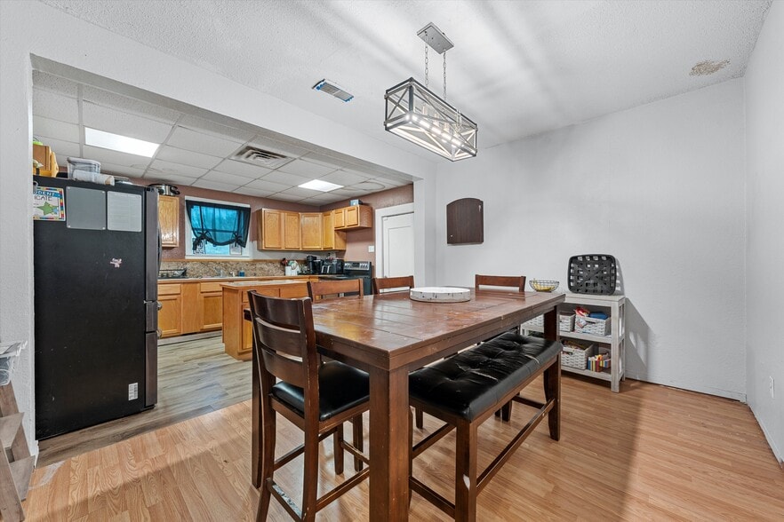 More Photos Of 1020 E Jefferson Ave, Whitney Light Distribution For Sale