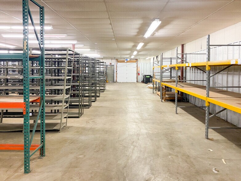 More Photos Of 2525 Rock Rd, Granite City Warehouse For Sale