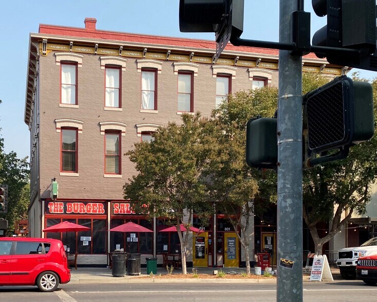 More Photos Of 601-605 Main St, Woodland Office For Lease