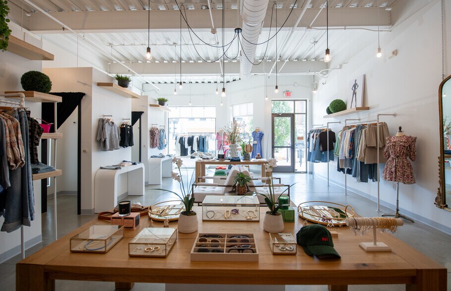 More Photos Of 1450 SW Vintage Pky, Ankeny General Retail For Sale