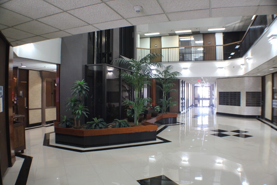 More Photos Of 6776 Southwest Fwy, Houston Office For Sale