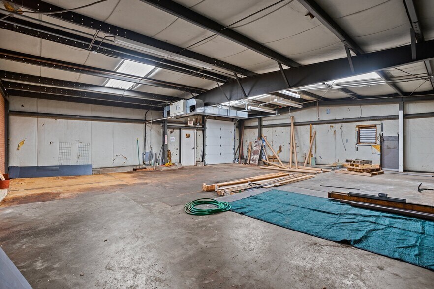 More Photos Of 157 Industrial Dr, King Warehouse For Lease