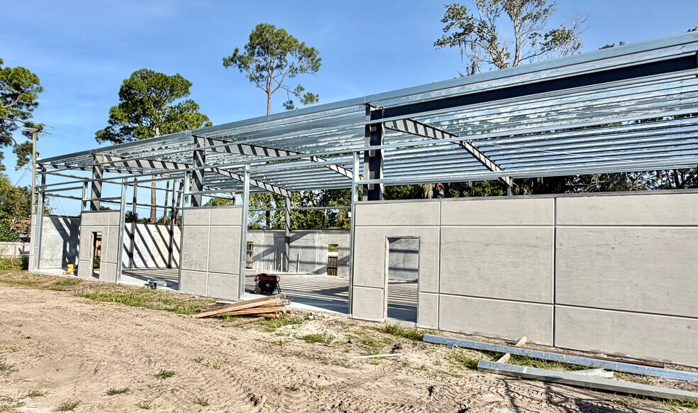 More Photos Of 2725 Hibiscus Dr, Edgewater Warehouse For Lease