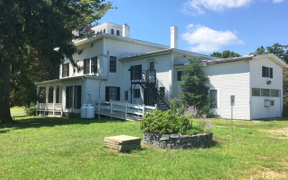 More Photos Of 1572 Saybrook Rd, Haddam General Retail For Sale
