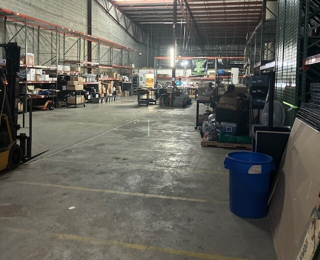 More Photos Of 7008 Wellington Rd, Manassas Warehouse For Lease