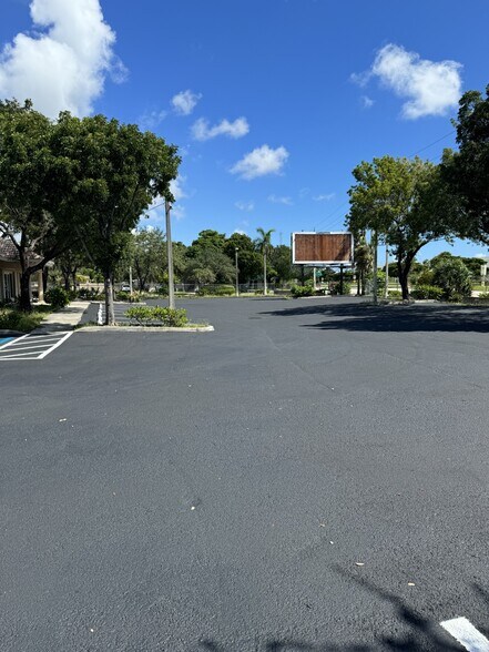 More Photos Of 4381 N Dixie Hwy, Deerfield Beach Freestanding For Lease