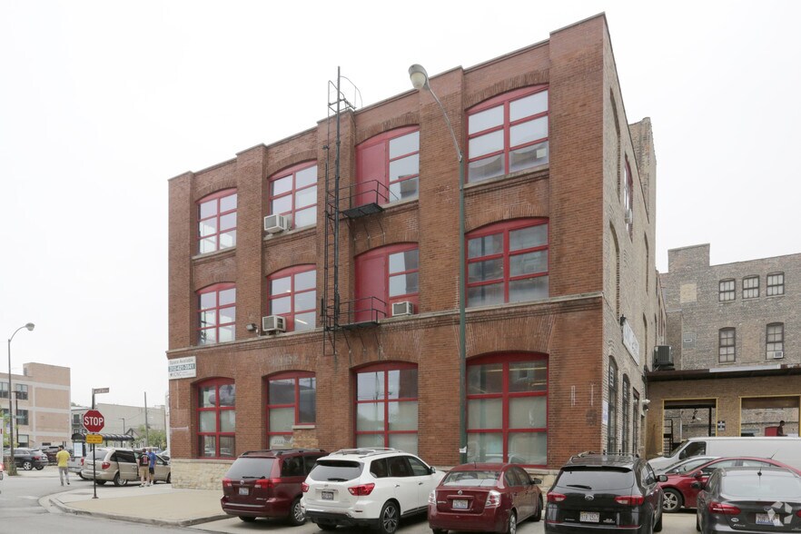 More Photos Of 320 N Damen Ave, Chicago Warehouse For Lease