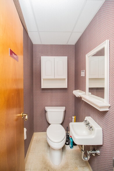 More Photos Of 10 Winthrop St, Worcester Medical For Lease