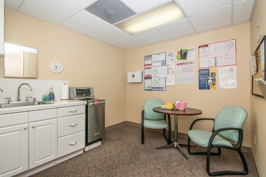 More Photos Of 13080 S Belcher Rd, Largo Office For Lease