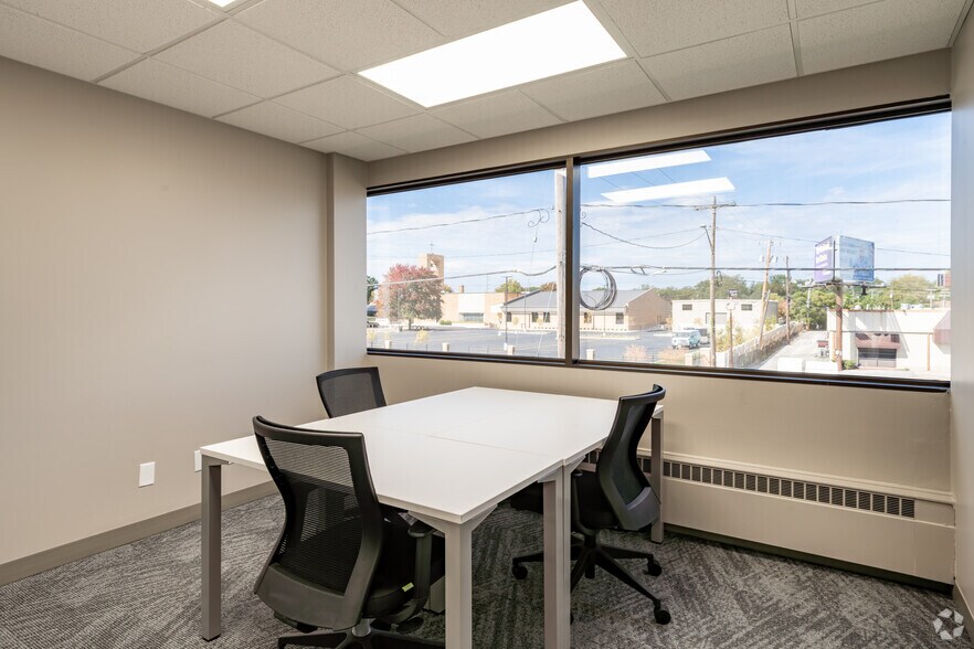 More Photos Of 3950 Sunforest Ct, Toledo Coworking Space