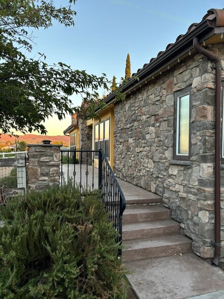 More Photos Of 40150 Barksdale Cir, Temecula Winery Vineyard For Sale