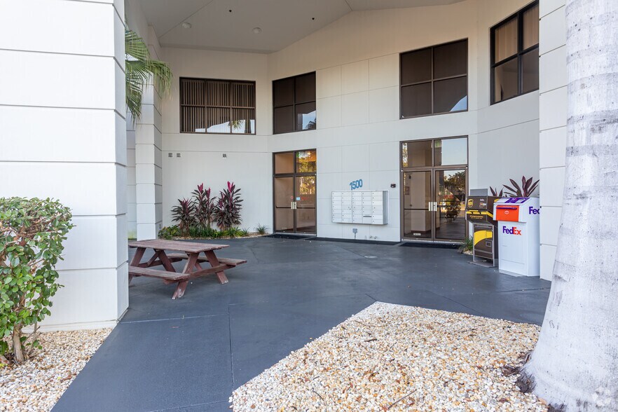 More Photos Of 1500 Colonial Blvd, Fort Myers Office For Lease