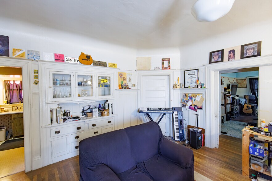 More Photos Of 667 10th St, Oakland Apartments For Sale