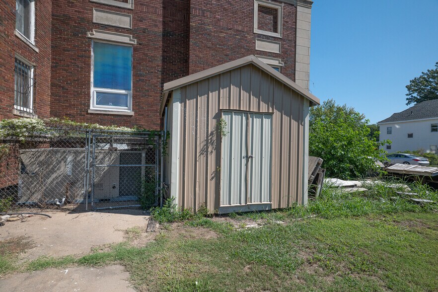 More Photos Of 401 E Broadway St, Muskogee Lodge Meeting Hall For Sale