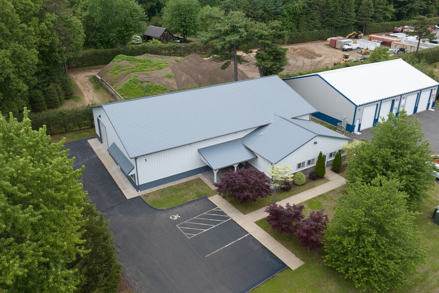 Primary Photo Of 1 Northgate Dr, Windsor Locks Warehouse For Lease