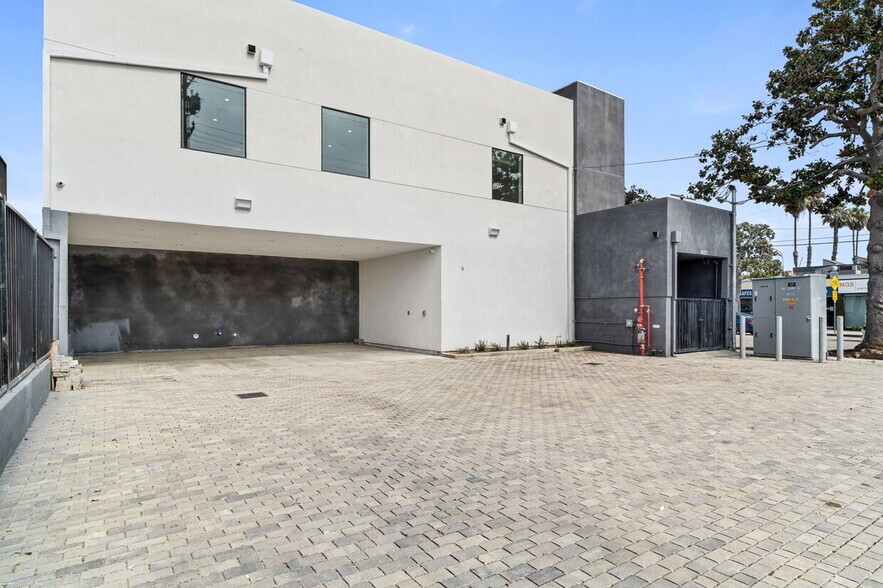 More Photos Of 4013 Sawtelle Blvd, Los Angeles Medical For Lease