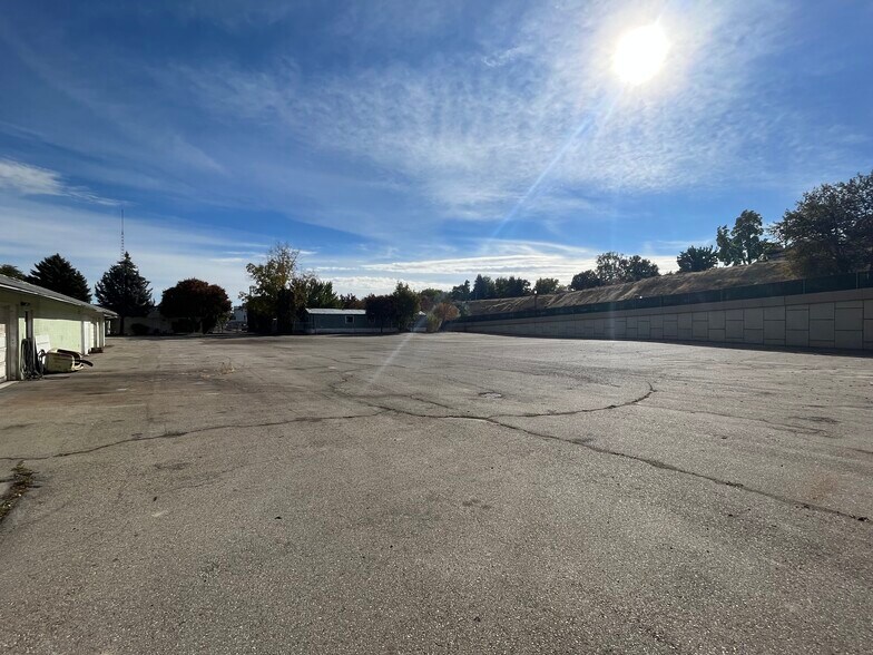 More Photos Of 114 W 43rd St, Garden City Warehouse For Sale
