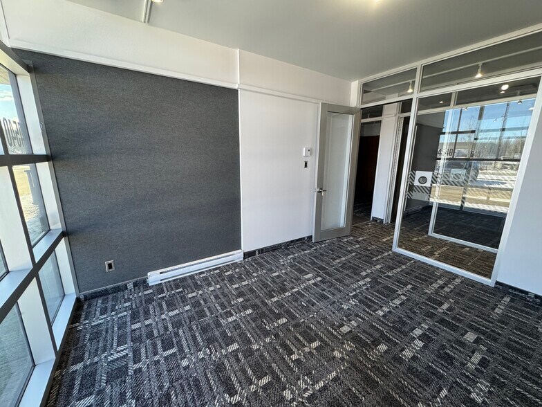 More Photos Of 4520-4540 Rue Charles-Malhiot, Trois-Rivières Office For Lease