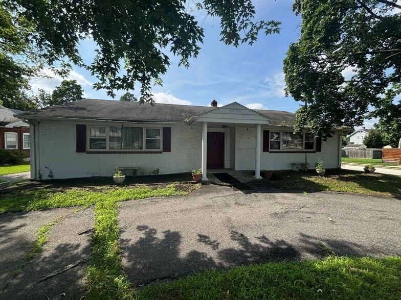 More Photos Of 867-869 Beverly Rd, Burlington Office For Sale