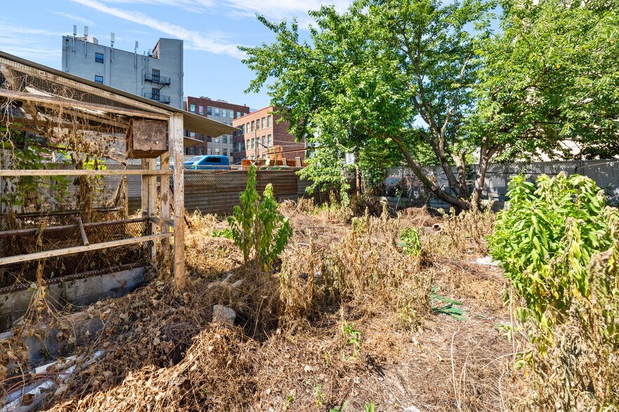 More Photos Of 108 Veronica Pl, Brooklyn Land For Sale