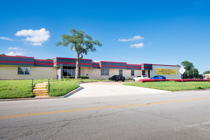 More Photos Of 2925 Merrell Rd, Dallas Showroom For Lease