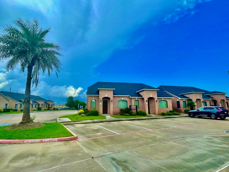 Primary Photo Of 1808 Snake River Rd, Katy Medical For Sale