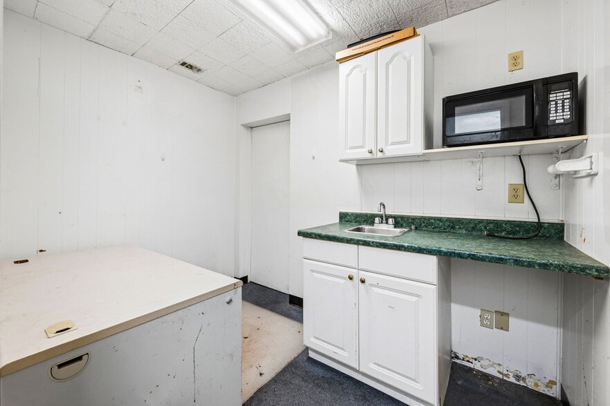 More Photos Of 901 W 18th St, Houston Warehouse For Sale