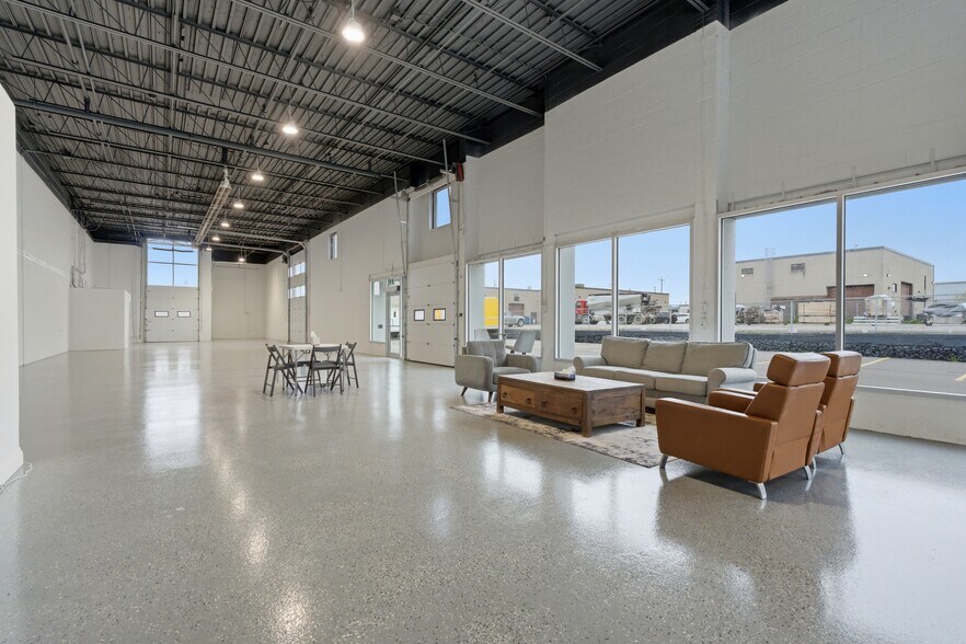 More Photos Of 397 Humberline Dr, Toronto Warehouse For Sale