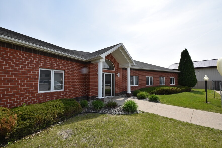 More Photos Of 1128 Westrac Dr S, Fargo Office For Lease