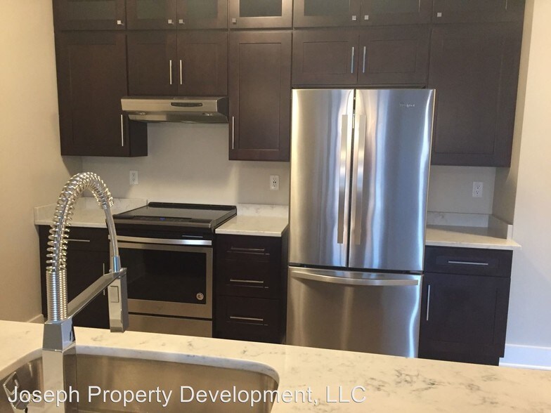 More Photos Of 4175 N Oakland Ave, Shorewood Multifamily For Sale