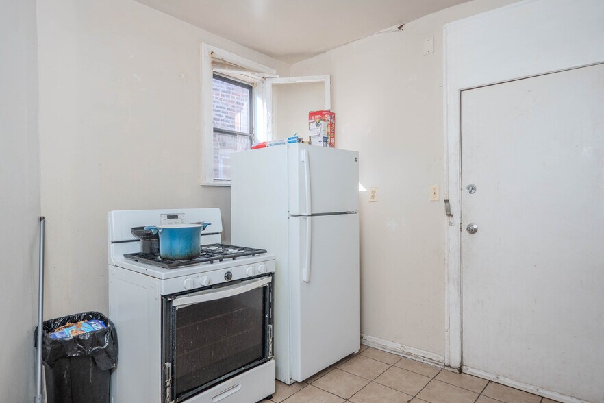 More Photos Of 7701 S Eggelston St, Chicago Apartments For Sale