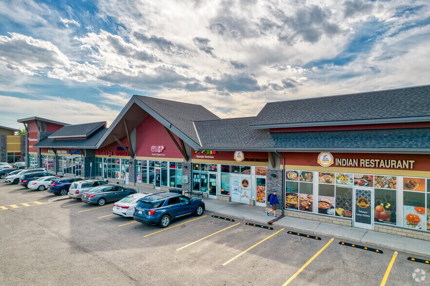 More Photos Of 3 Stonegate Dr NW, Airdrie Freestanding For Lease
