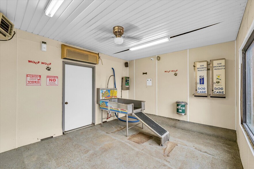 More Photos Of 110 W Lincoln Ave, Charleston Carwash For Sale