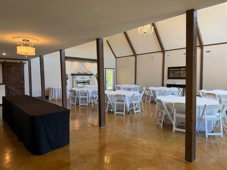 More Photos Of 4950 S County Road 20, Ozark Freestanding For Sale