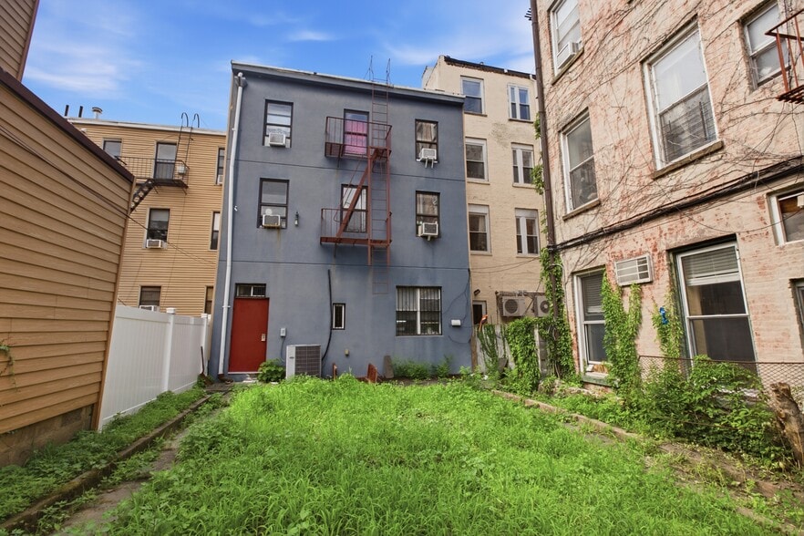 More Photos Of 171 Bedford Ave, Brooklyn Storefront Retail Residential For Sale