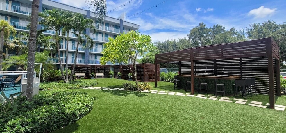 More Photos Of 4900 Powerline Rd, Fort Lauderdale Hotel For Sale